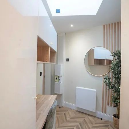 Apartment Smart & Chic