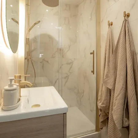 Apartment Smart & Chic
